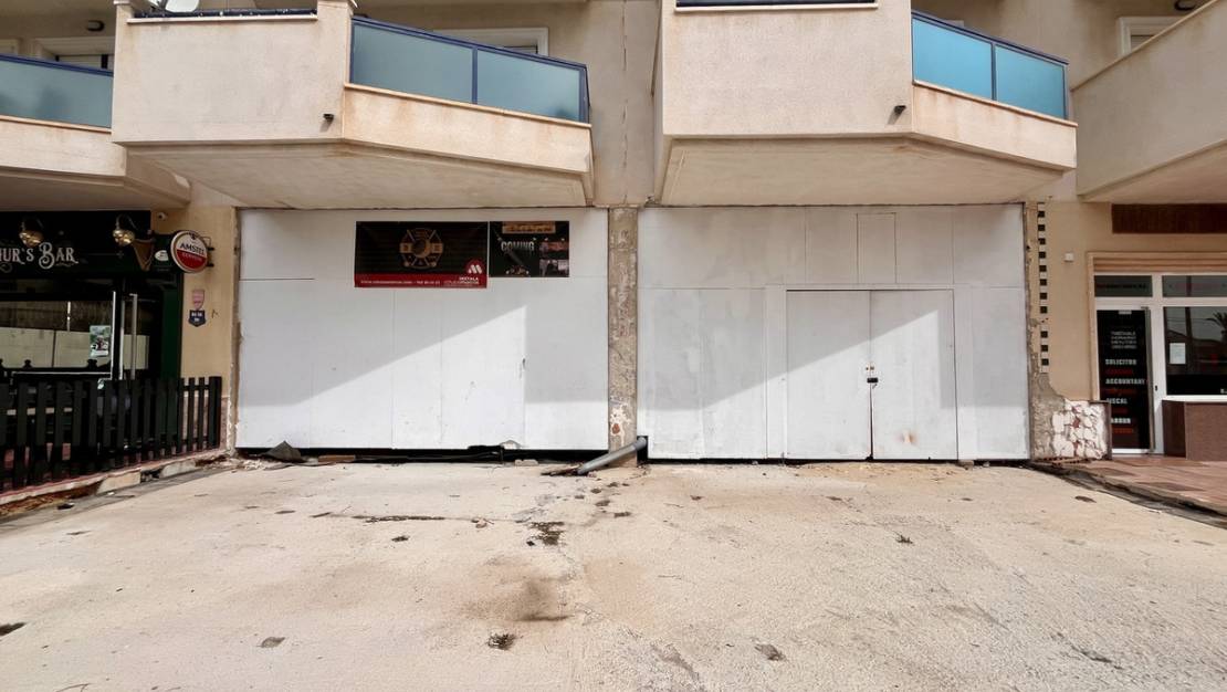 Sale - Commercial property - Orihuela - La Zenia