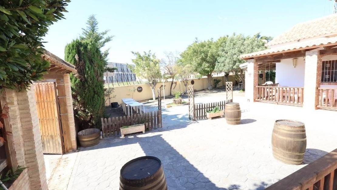 Sale - Commercial property - Orihuela - La Zenia