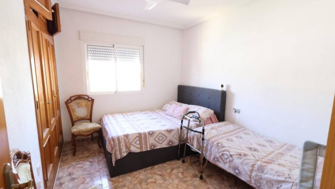 Sale - Commercial property - Orihuela - La Zenia