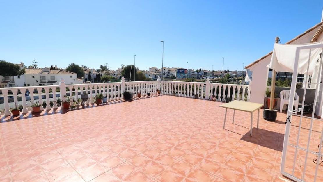 Sale - Commercial property - Orihuela - La Zenia