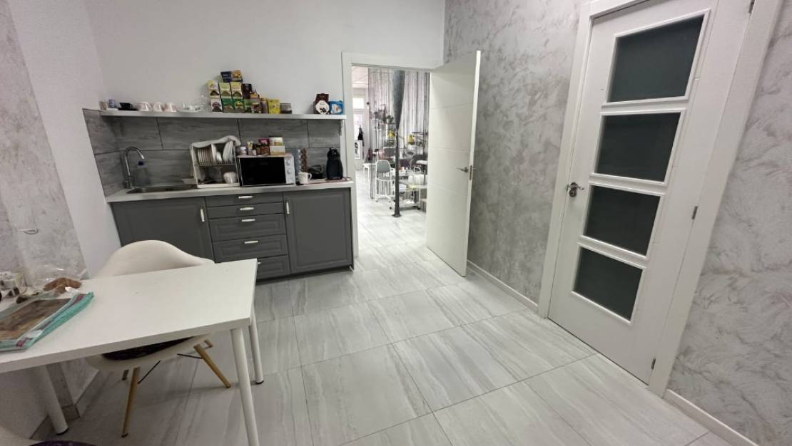 Sale - Commercial property - Orihuela - La Zenia