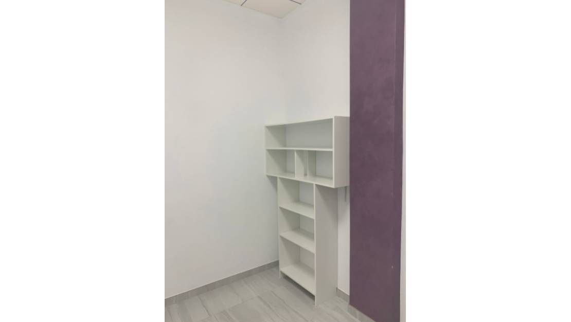 Sale - Commercial property - Orihuela - La Zenia