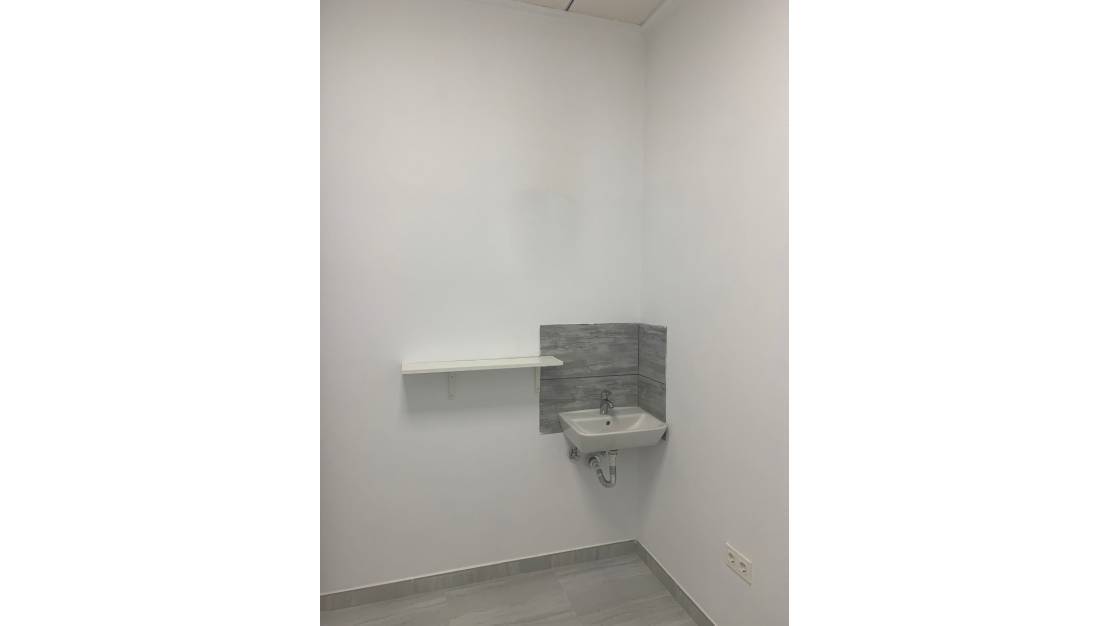 Sale - Commercial property - Orihuela - La Zenia