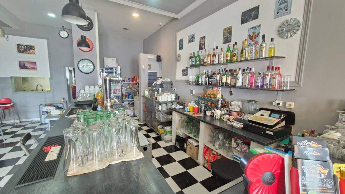 Sale - Commercial property - Orihuela - La Zenia