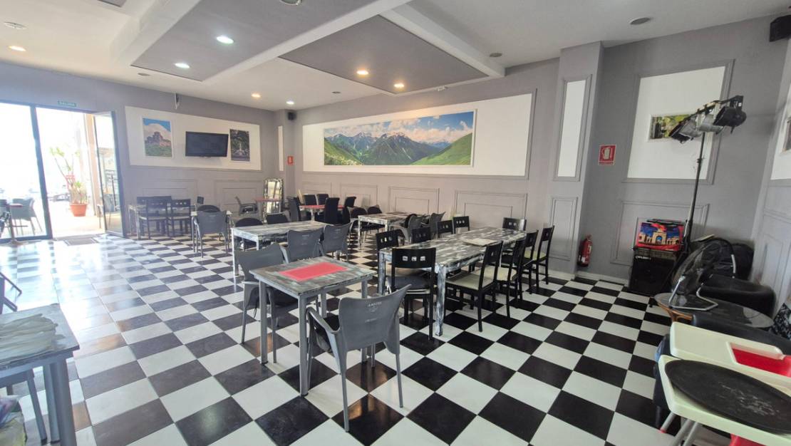 Sale - Commercial property - Orihuela - La Zenia