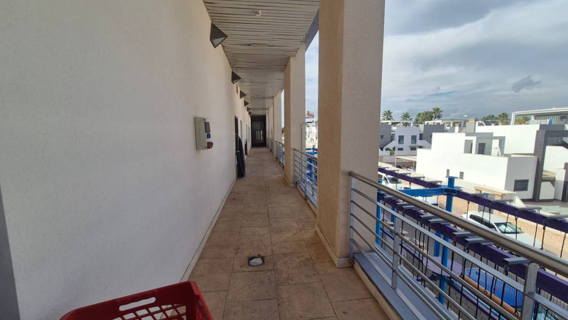 Sale - Commercial property - Orihuela - La Zenia