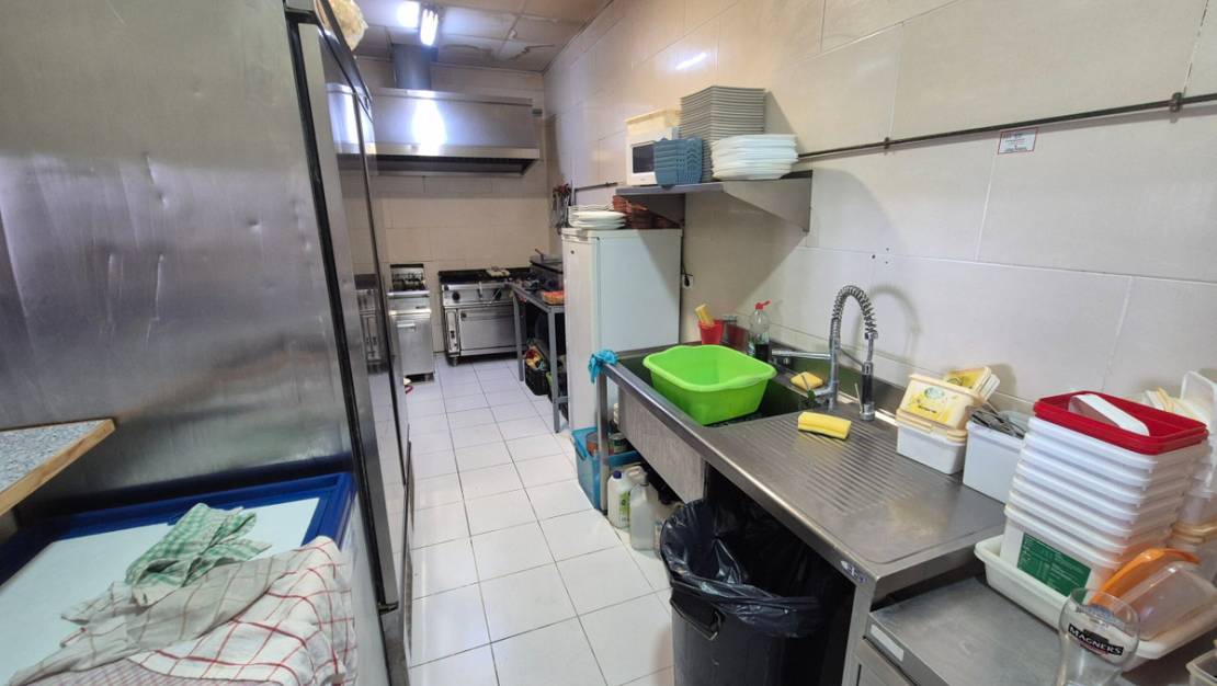 Sale - Commercial property - Orihuela - La Zenia