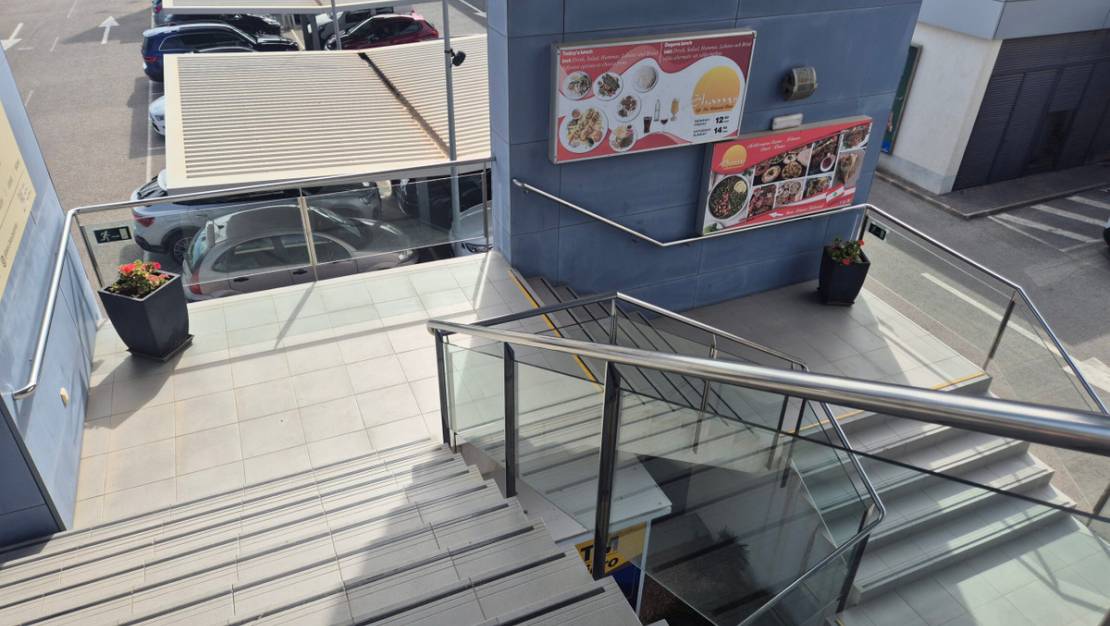 Sale - Commercial property - Orihuela - La Zenia