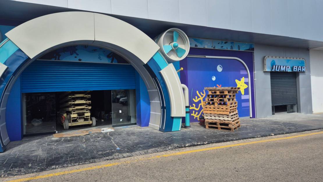 Sale - Commercial property - Orihuela - La Zenia