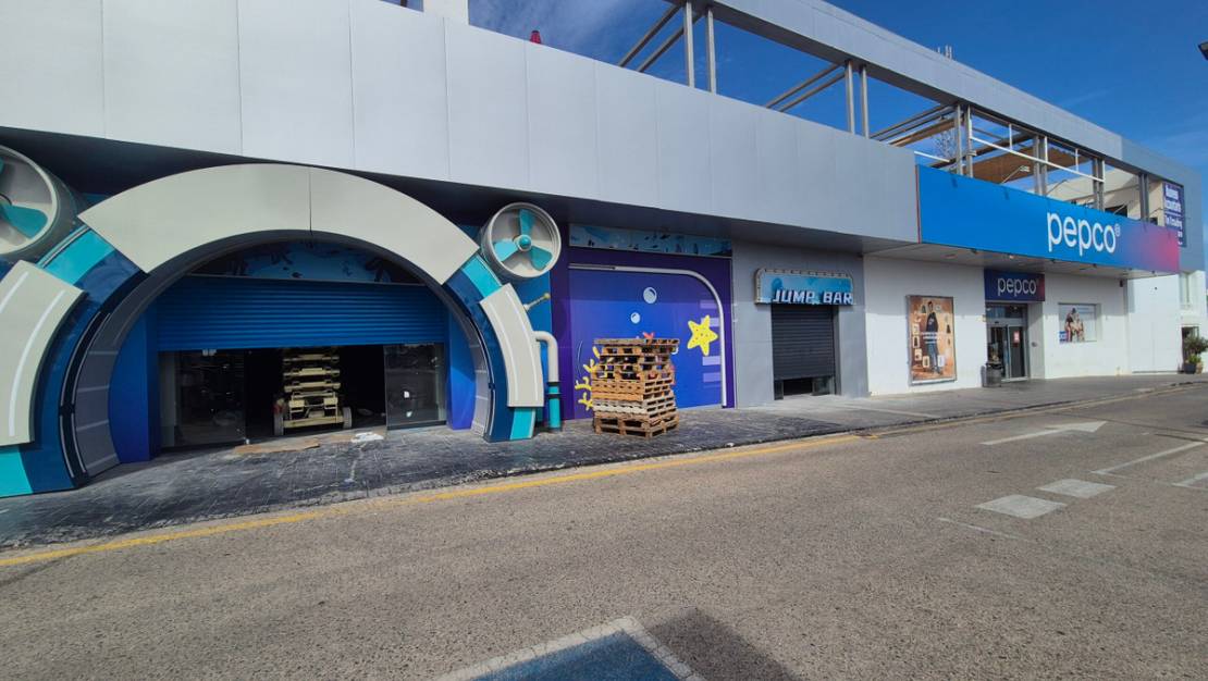 Sale - Commercial property - Orihuela - La Zenia