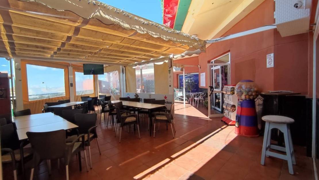 Sale - Commercial property - Orihuela - Los Altos