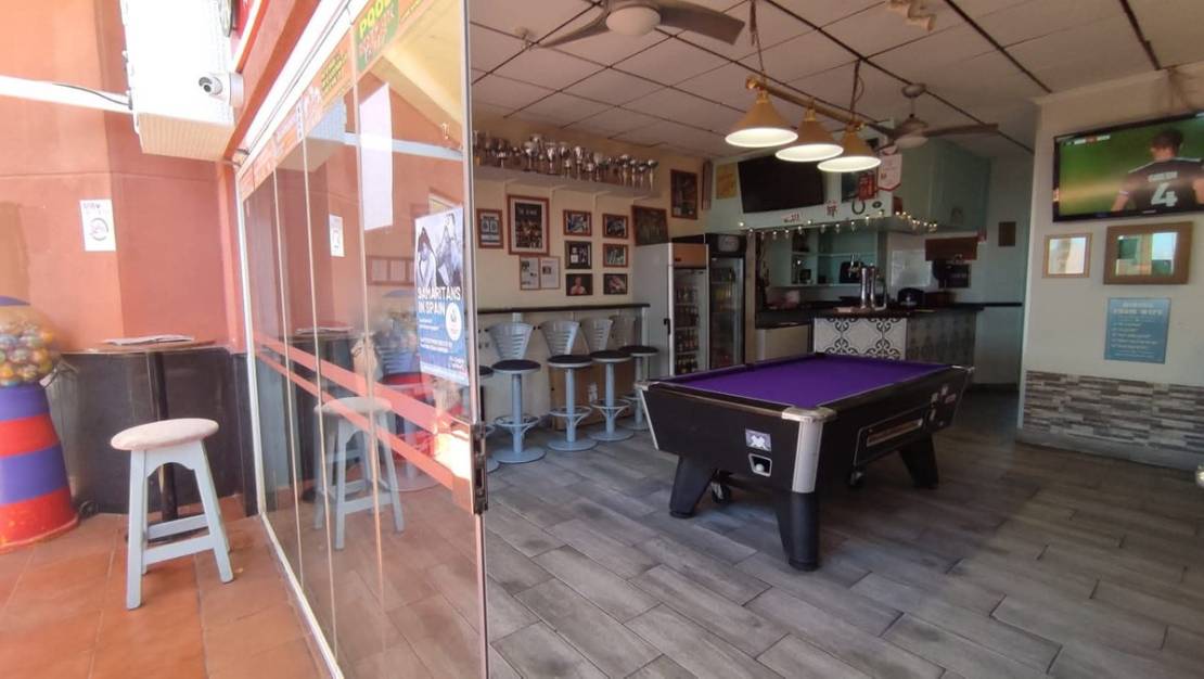 Sale - Commercial property - Orihuela - Los Altos