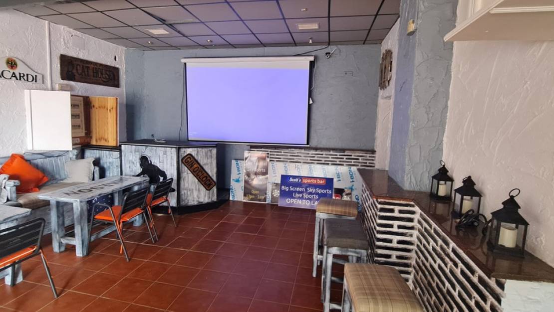 Sale - Commercial property - Orihuela - Los Dolses