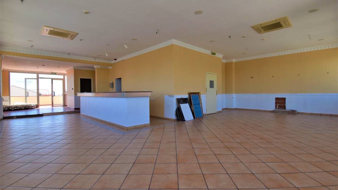 Sale - Commercial property - Orihuela - Los Dolses