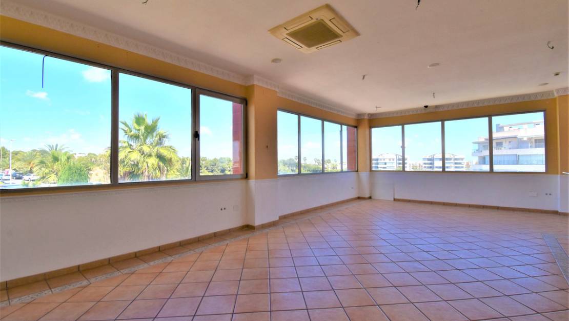 Sale - Commercial property - Orihuela - Los Dolses