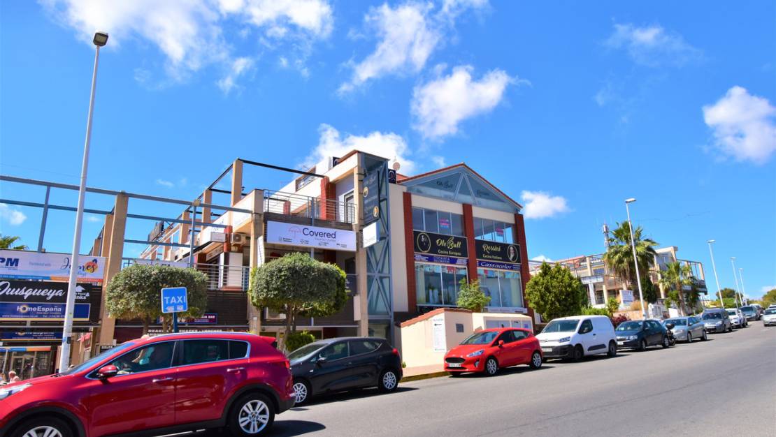 Sale - Commercial property - Orihuela - Los Dolses