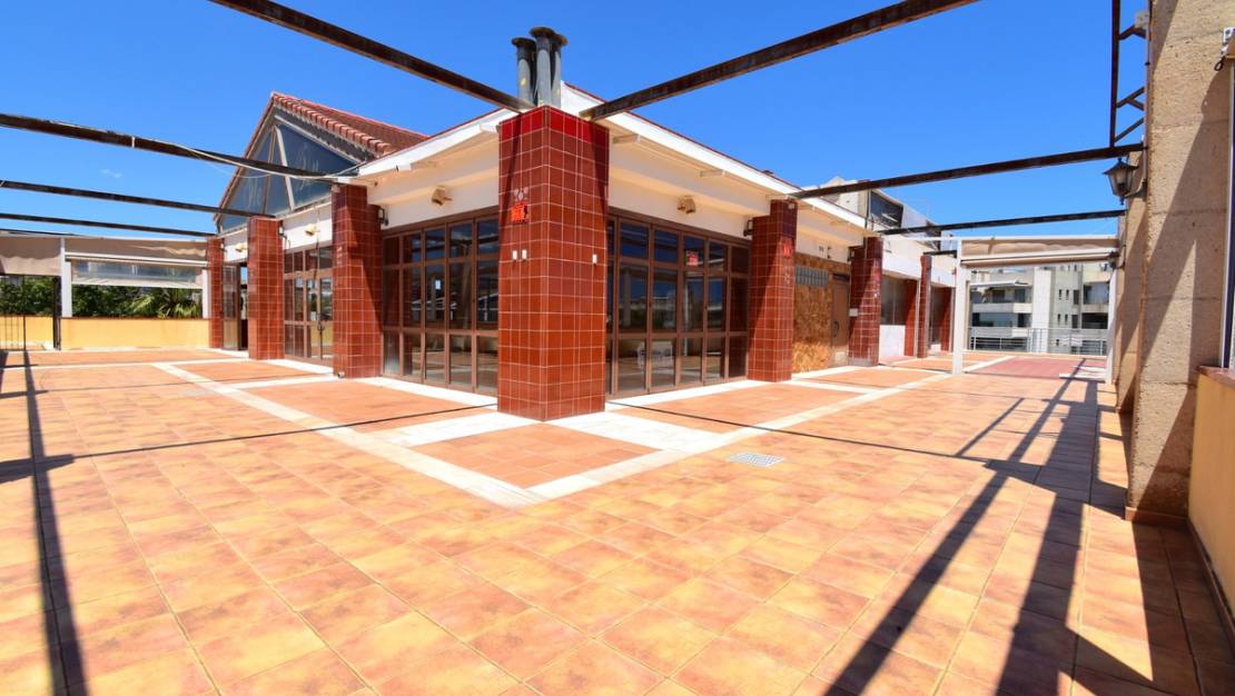 Sale - Commercial property - Orihuela - Los Dolses