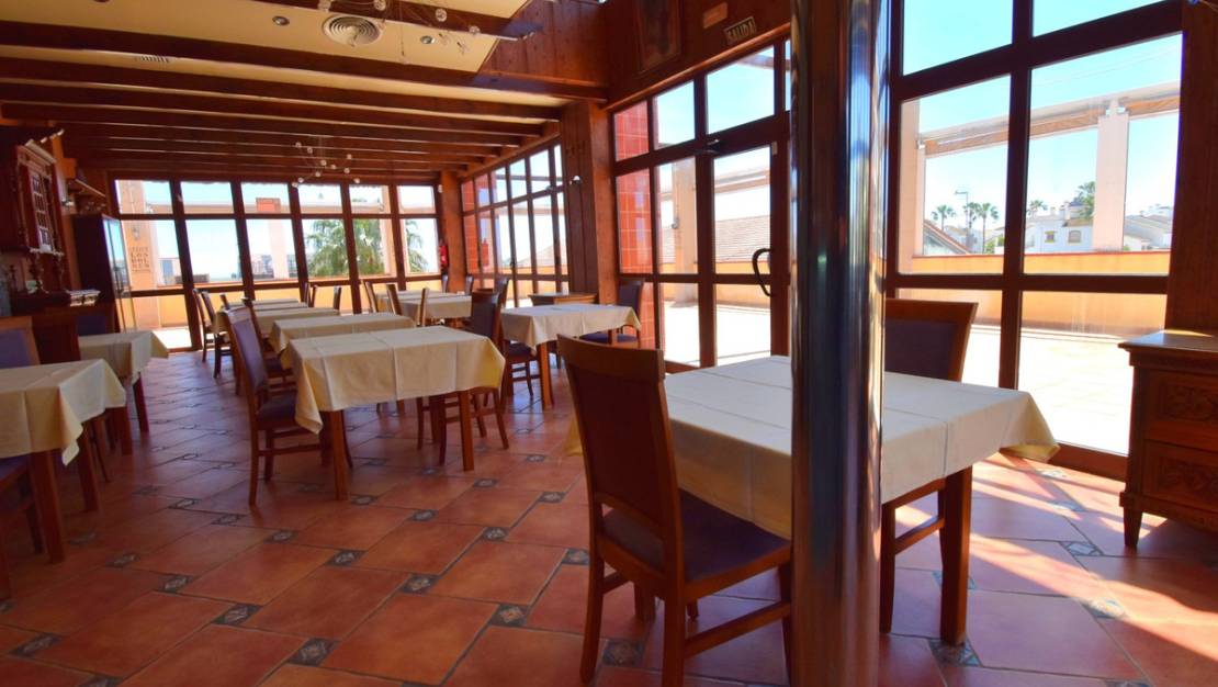 Sale - Commercial property - Orihuela - Los Dolses