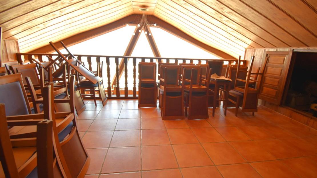 Sale - Commercial property - Orihuela - Los Dolses
