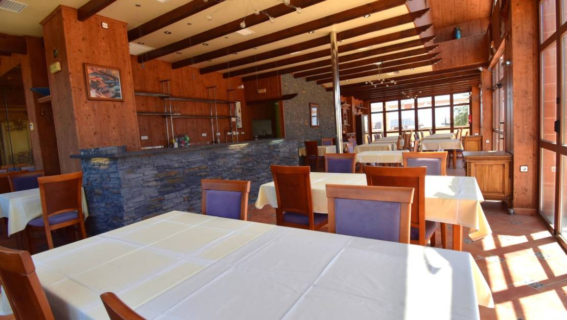 Sale - Commercial property - Orihuela - Los Dolses