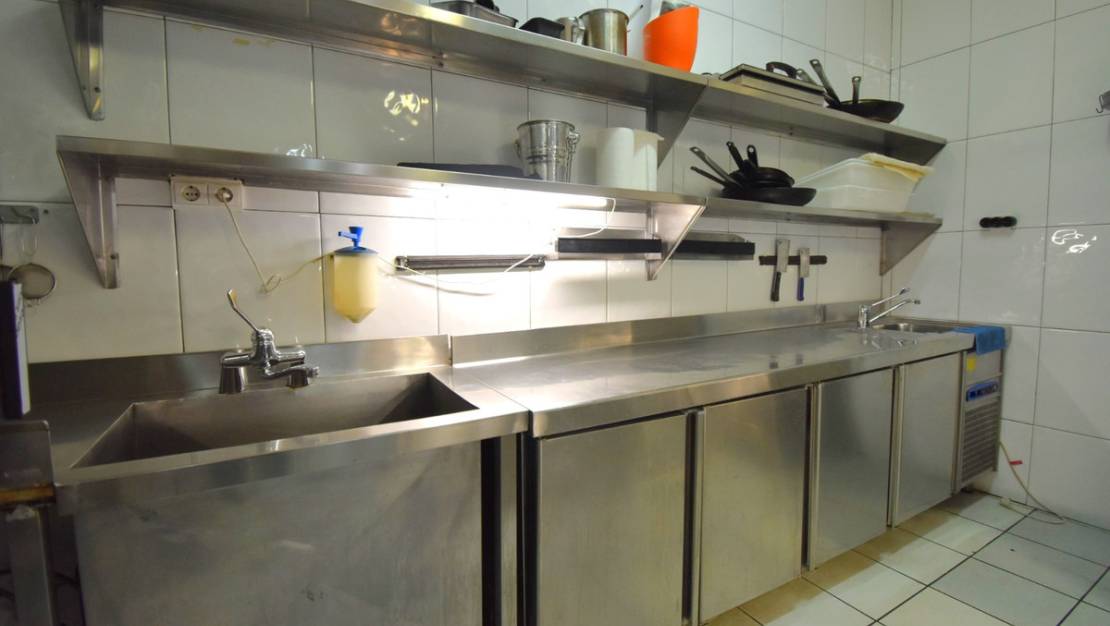 Sale - Commercial property - Orihuela - Los Dolses