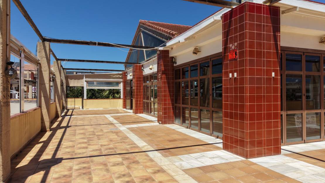 Sale - Commercial property - Orihuela - Los Dolses