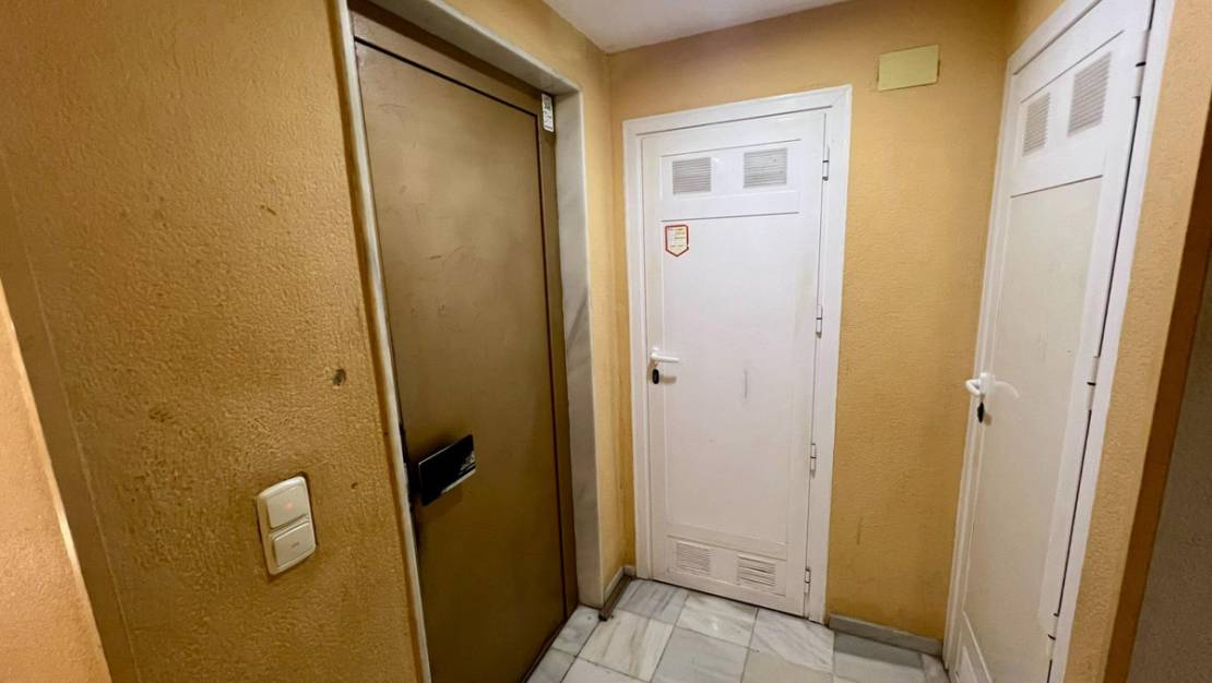 Sale - Commercial property - Orihuela - Orihuela Centro