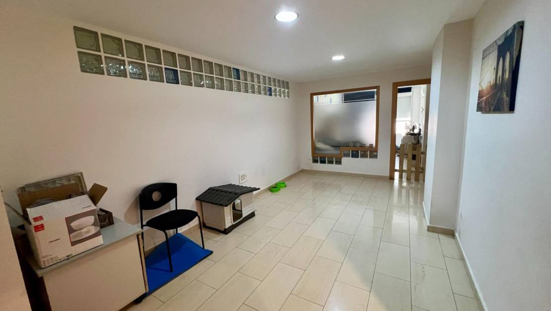 Sale - Commercial property - Orihuela - Orihuela Centro