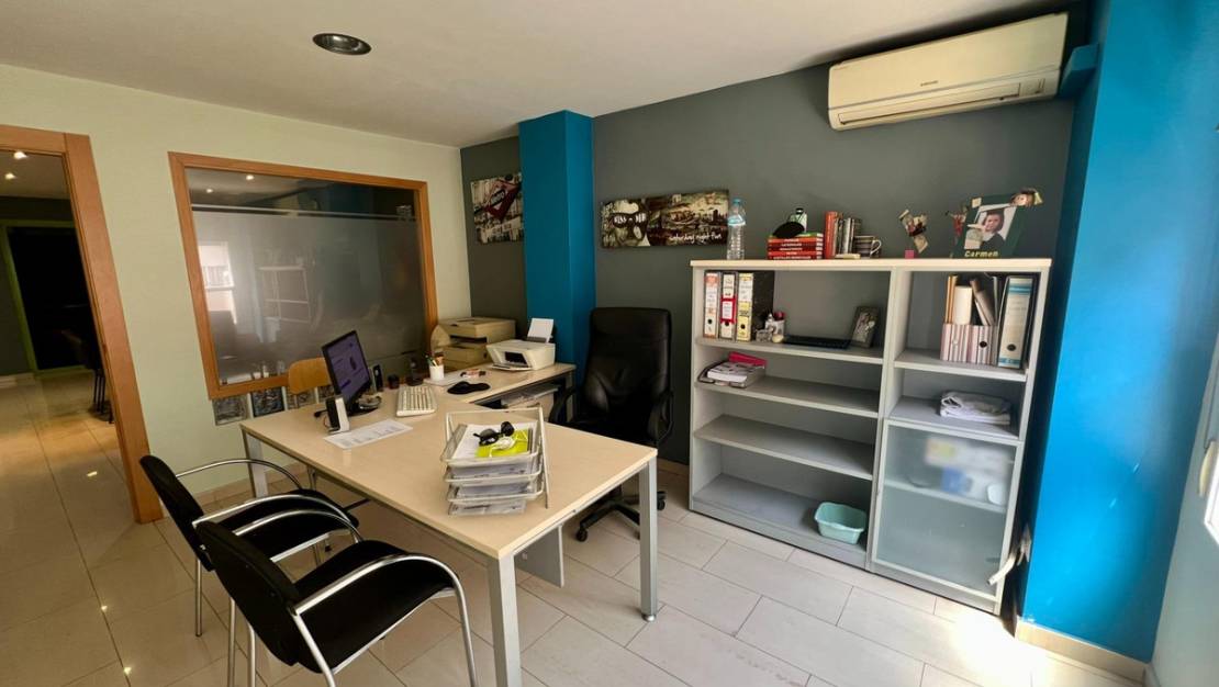 Sale - Commercial property - Orihuela - Orihuela Centro