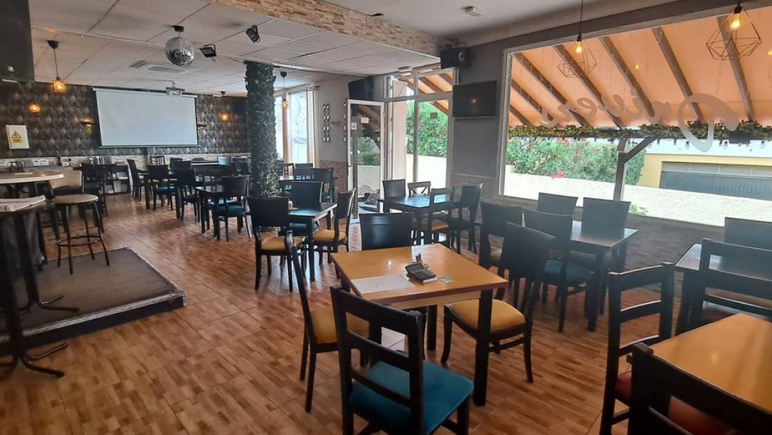 Sale - Commercial property - Orihuela - Orihuela Costa
