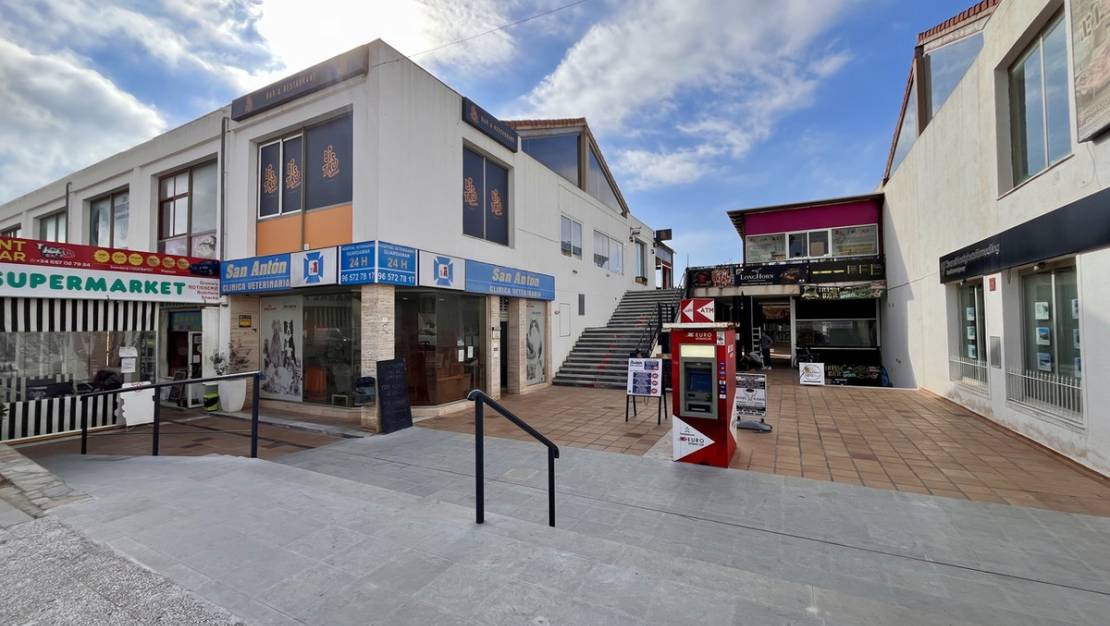 Sale - Commercial property - Orihuela - Playa Flamenca