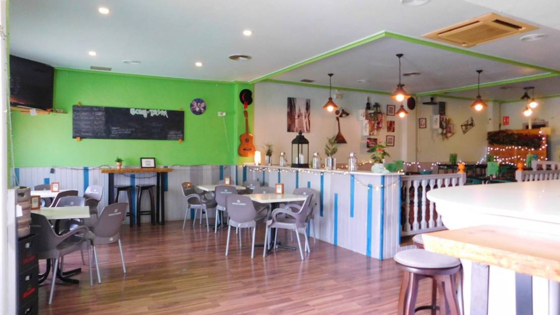 Sale - Commercial property - Orihuela - Torremendo