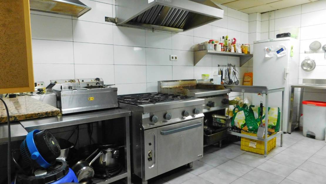 Sale - Commercial property - Orihuela - Torremendo