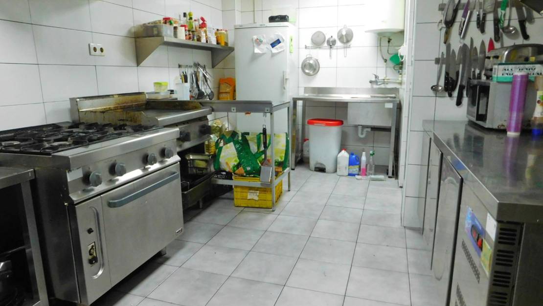 Sale - Commercial property - Orihuela - Torremendo