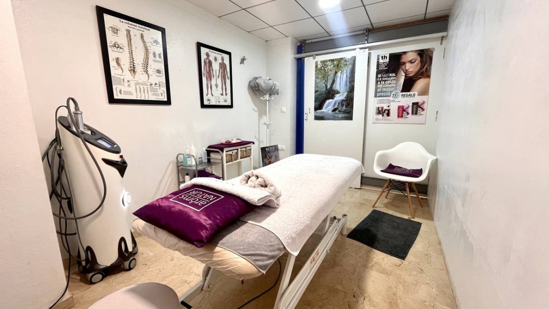 Sale - Commercial property - Orihuela - Villamartin