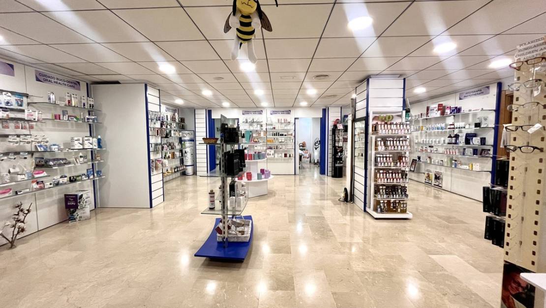 Sale - Commercial property - Orihuela - Villamartin