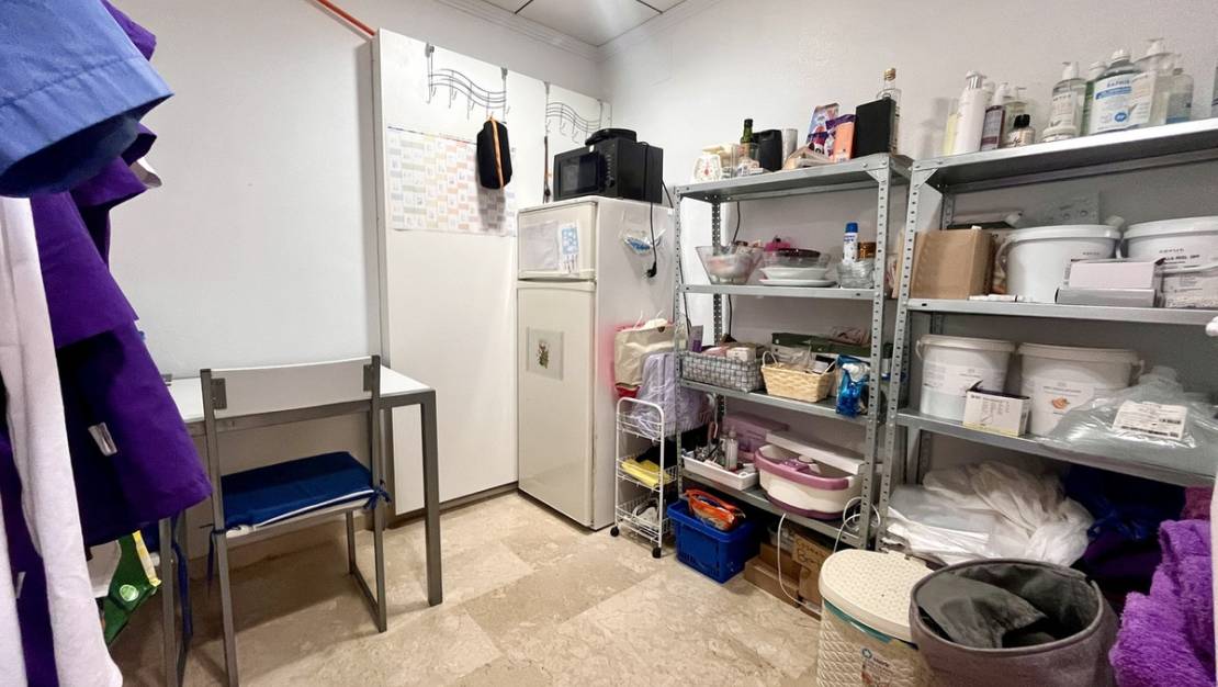 Sale - Commercial property - Orihuela - Villamartin