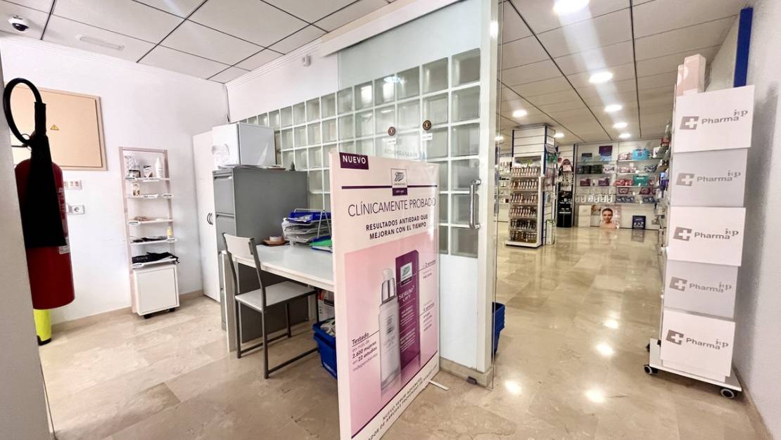 Sale - Commercial property - Orihuela - Villamartin