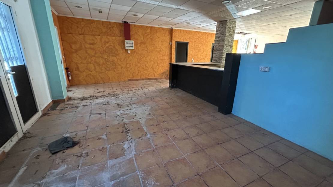 Sale - Commercial property - Orihuela - Villamartin