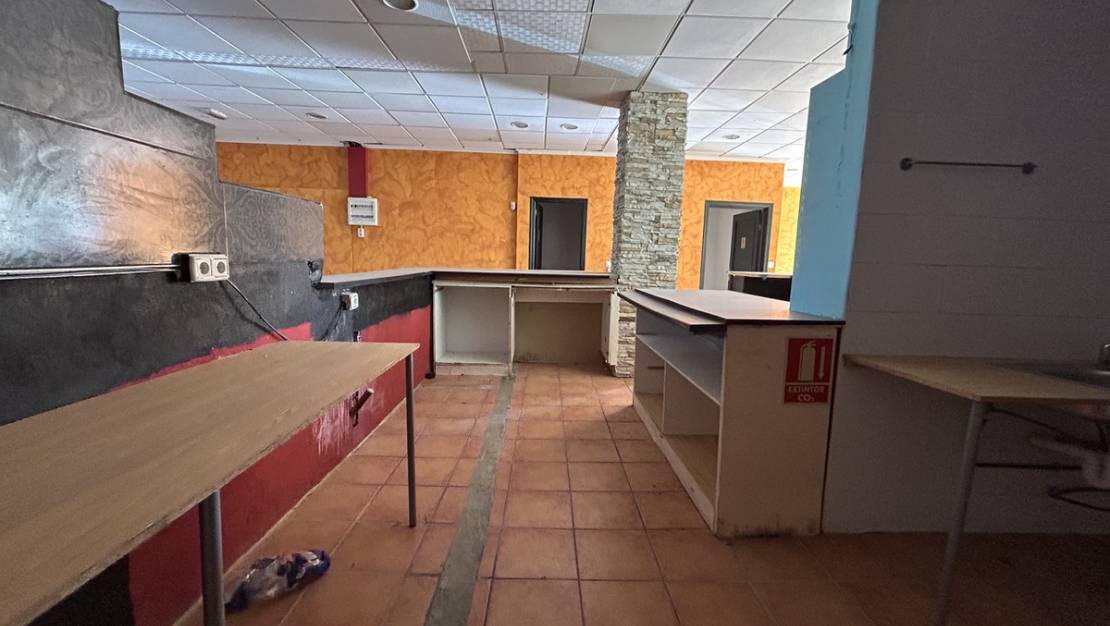 Sale - Commercial property - Orihuela - Villamartin