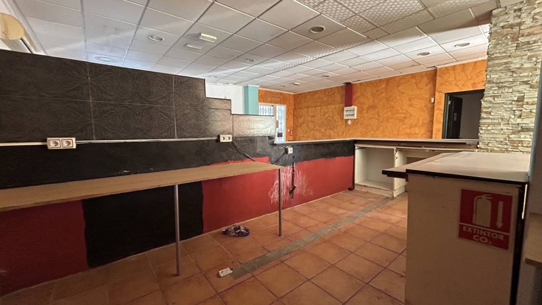 Sale - Commercial property - Orihuela - Villamartin