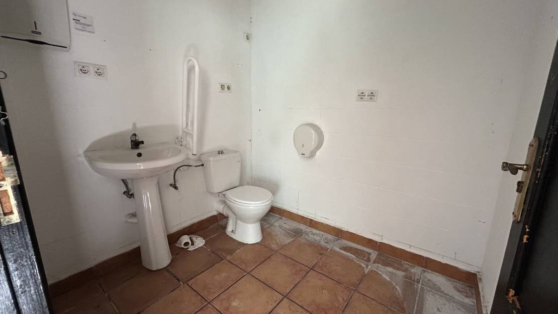 Sale - Commercial property - Orihuela - Villamartin