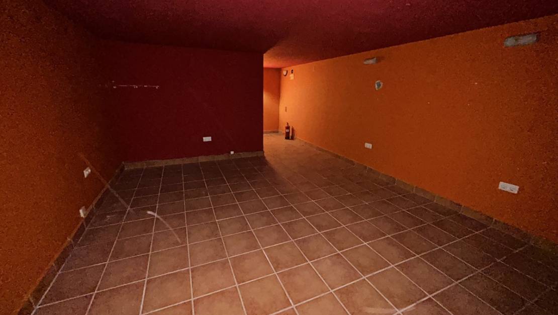 Sale - Commercial property - Orihuela - Villamartin