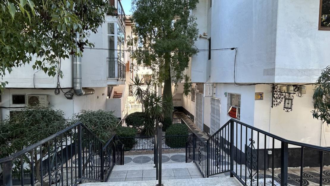 Sale - Commercial property - Orihuela - Villamartin