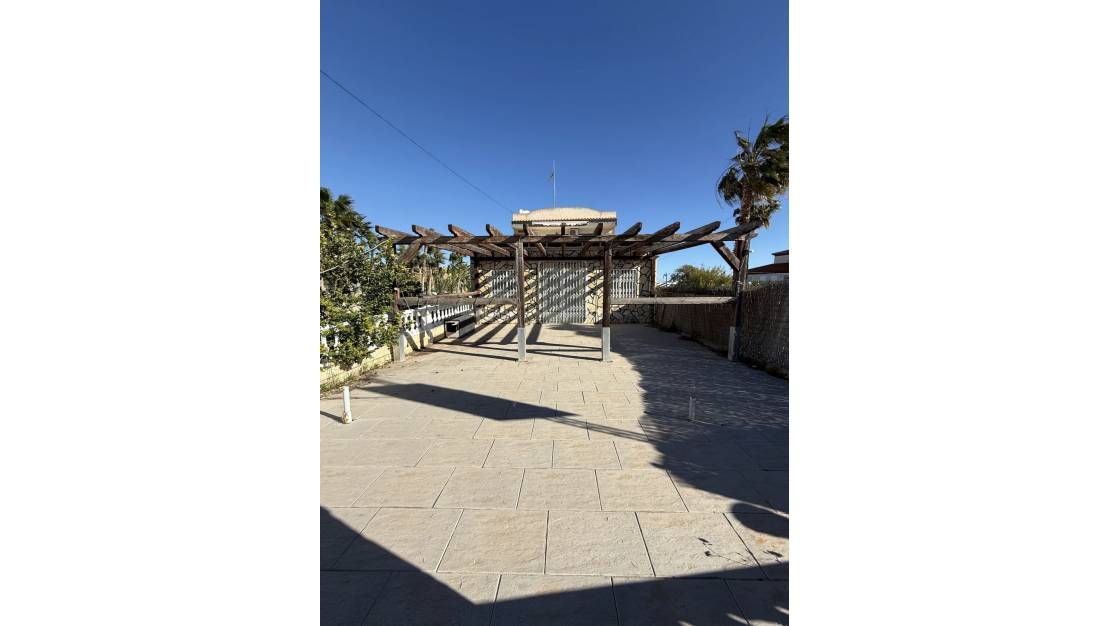 Sale - Commercial property - Orihuela - Villamartin