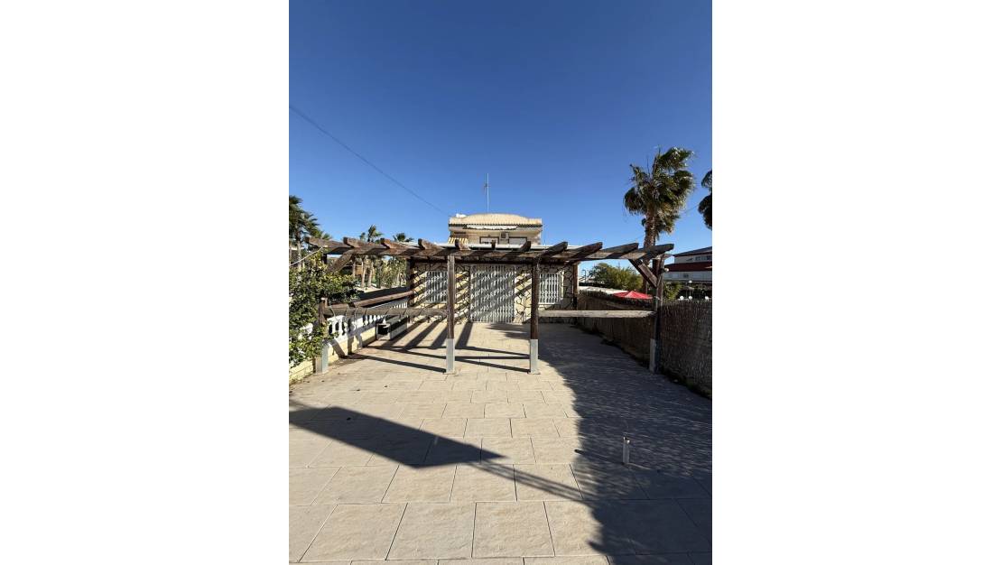 Sale - Commercial property - Orihuela - Villamartin