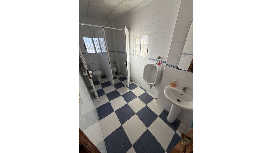 Sale - Commercial property - Orihuela - Villamartin