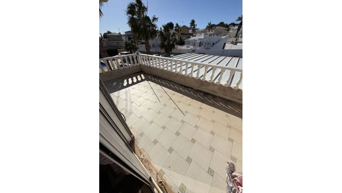 Sale - Commercial property - Orihuela - Villamartin