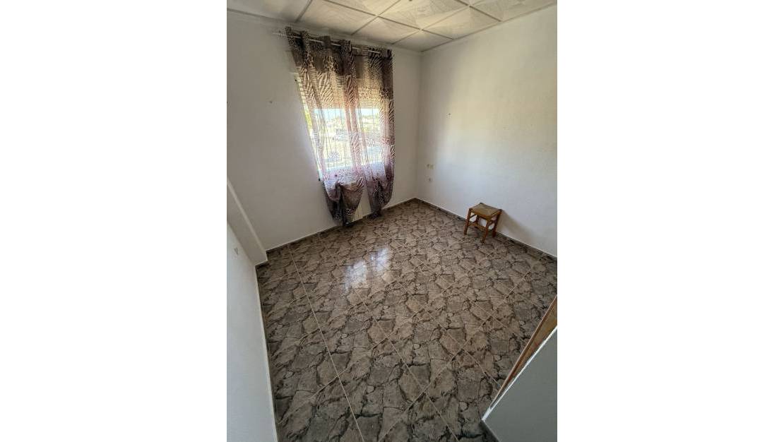 Sale - Commercial property - Orihuela - Villamartin