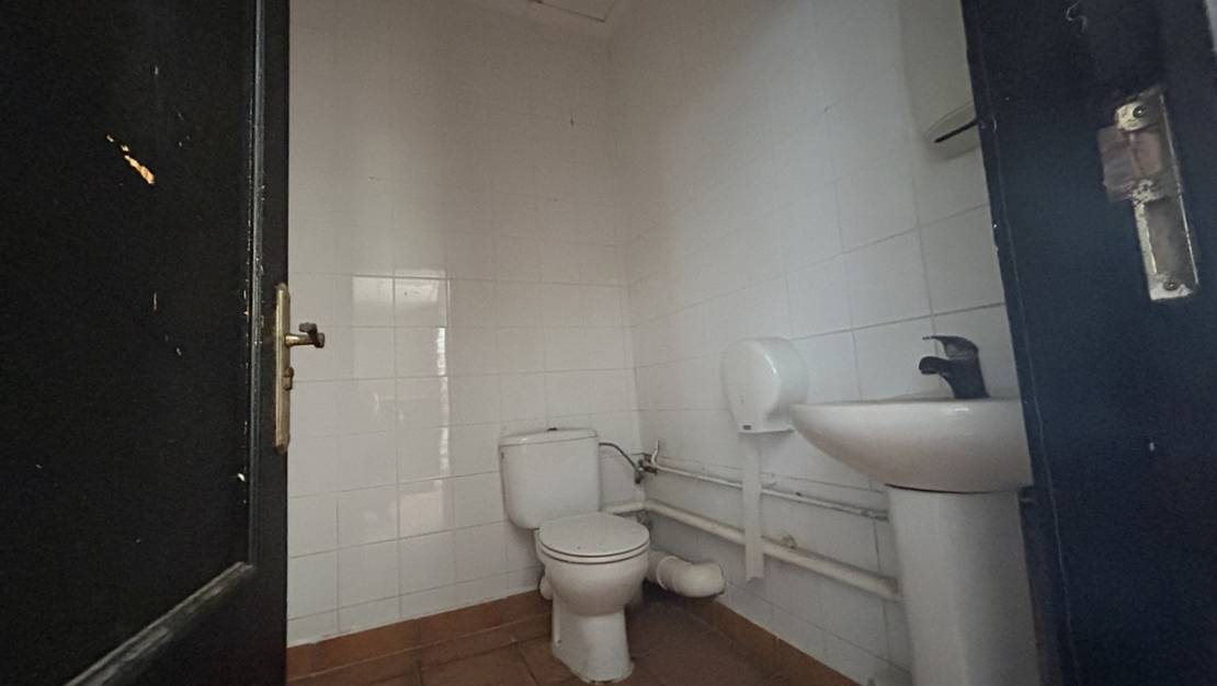Sale - Commercial property - Orihuela - Villamartin